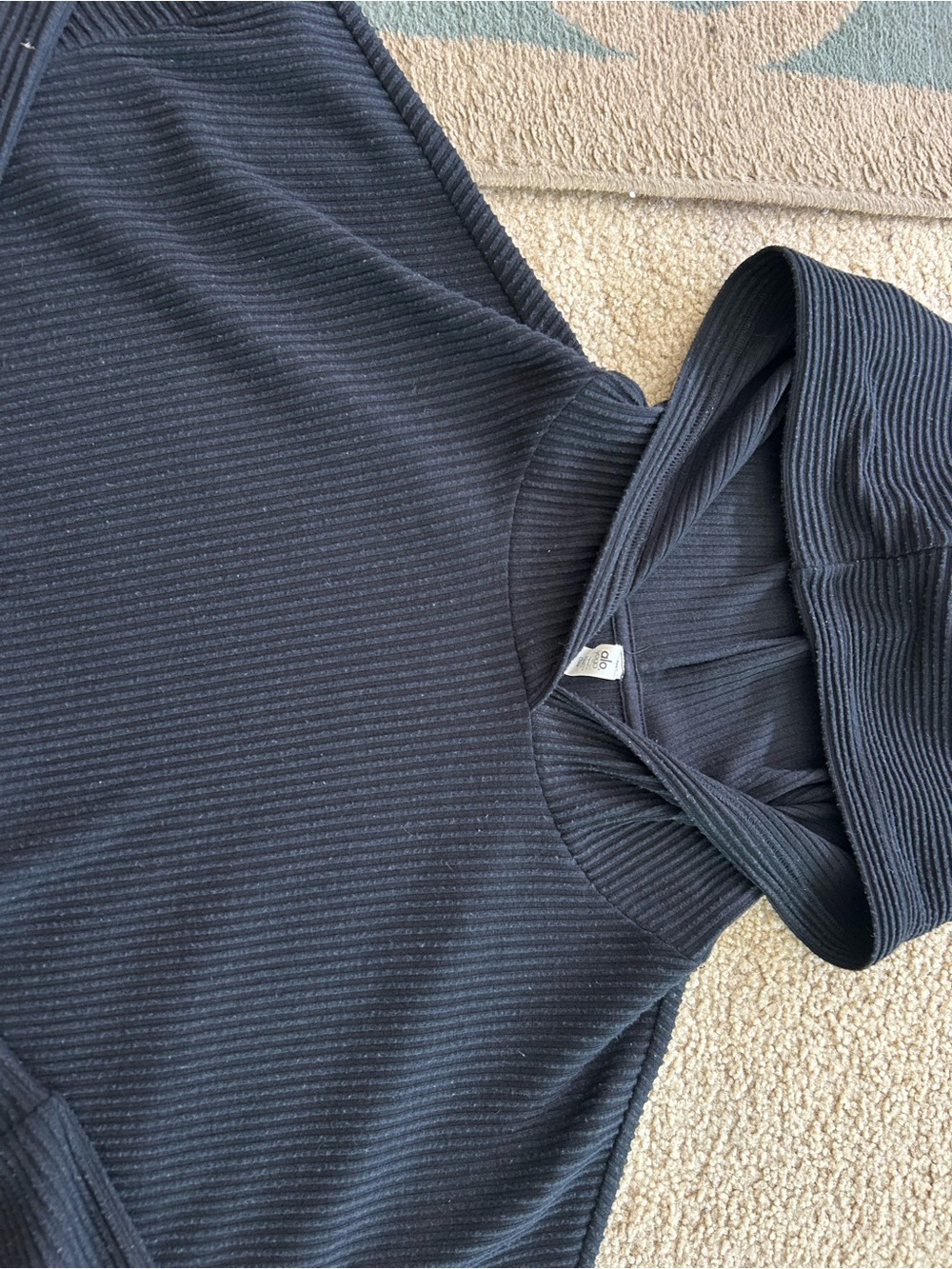 Alo Muse Hoodie in Black - Picture 6 of 7